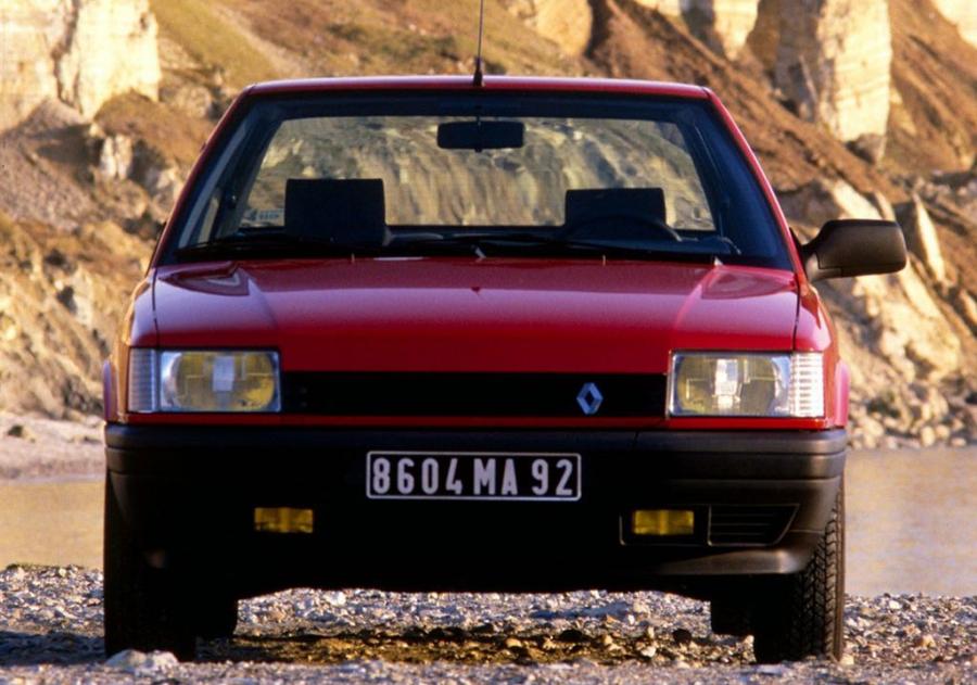  Renault 21 1990 года  (фото 2 из 6)